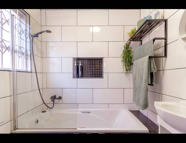 3 BEDROOM TOWNHOUSE FOR SALE IN WILGEHEUWEL